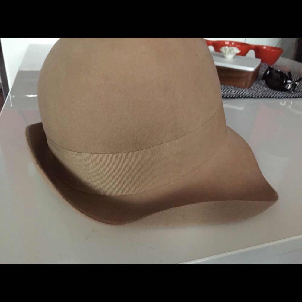 Beautiful wool hat - Picture 3 of 5